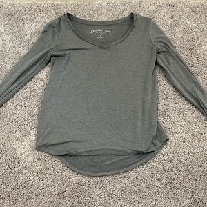 3/$20 🛍️ Aeropostale Gray Long Sleeve Size XS